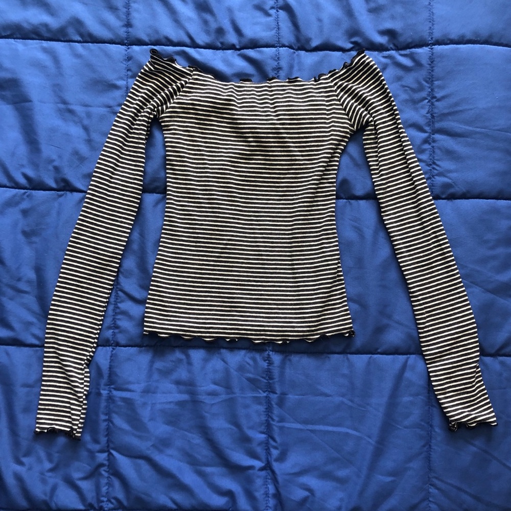 SOLD hollister off the shoulder long sleeve